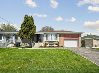 40 Amaron Ave, Toronto, ON M9V1Z1