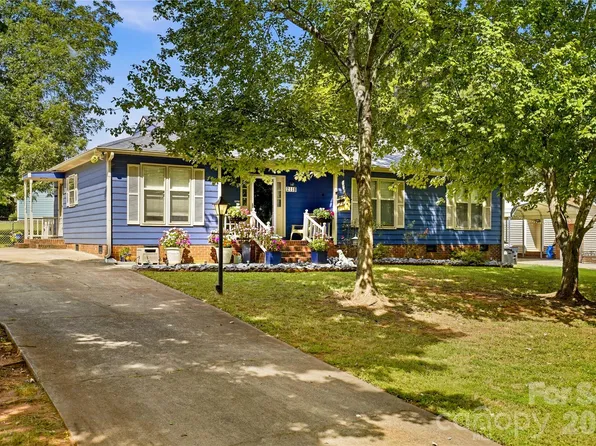 2118 Lampglow Ct, Gastonia, NC 28056