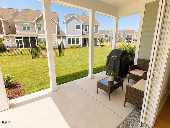 4th image of 118 Faxton Way
