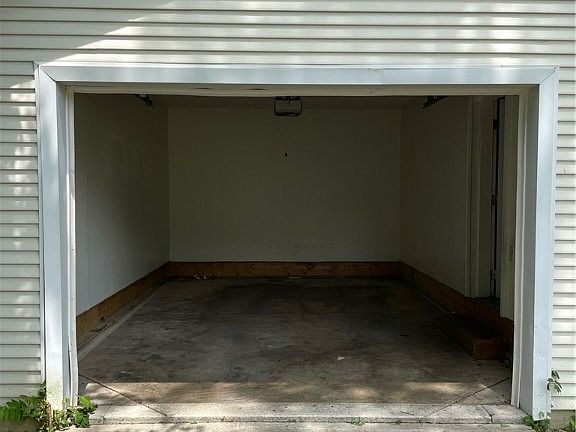 3rd image of 1524 W 2nd St