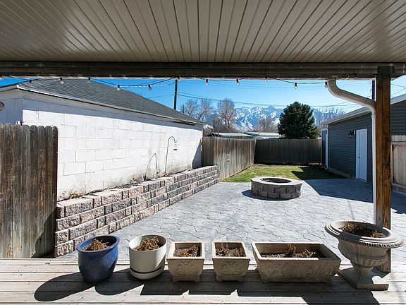 5th image of 2020 E Stratford Dr