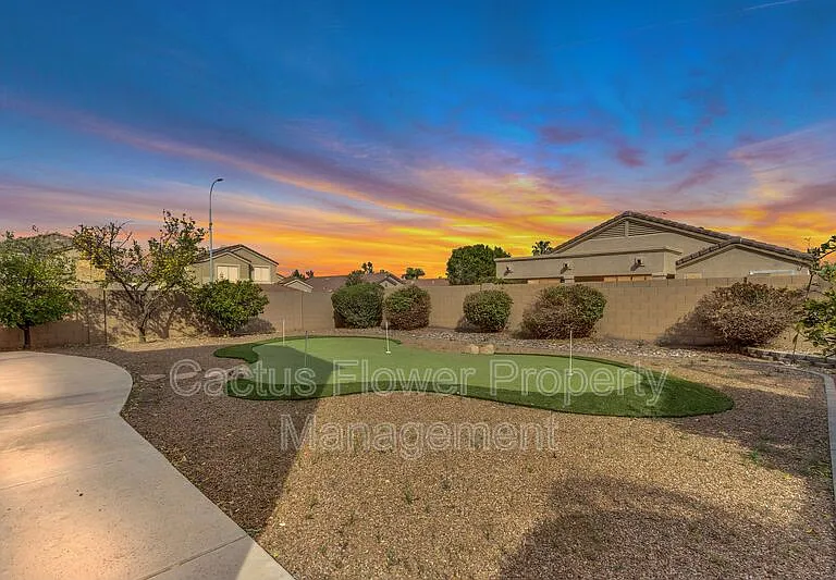 846 W Carob Dr — Photo 35
