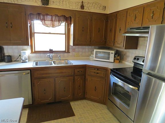2nd image of 695 Kenmar Dr