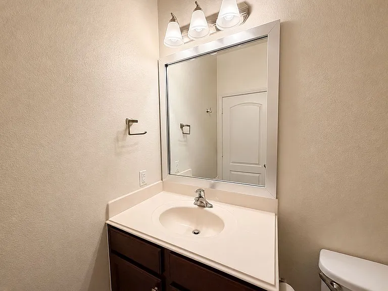 8739 Leclaire Meadow Dr — Photo 17