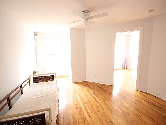 5th image of 157 Clifton Pl APT 2