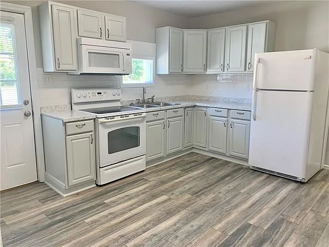 2337 Plaza Dr — Photo 5