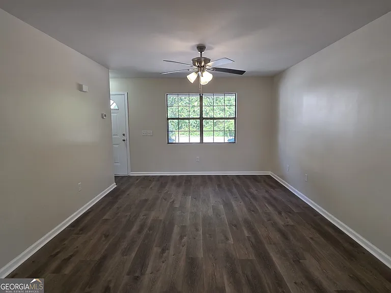 113 Park Pl — Photo 3