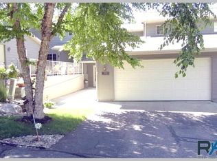 2303 E Beacon Pl, Sioux Falls, SD 57103