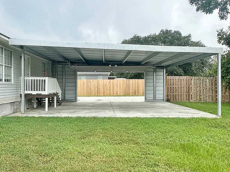 Fallis Rd — Photo 16