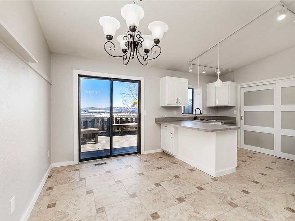 Dining room/ Kitchen