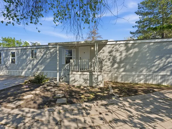 1675 W Indian Summer Dr N, Salt Lake City, UT 84116