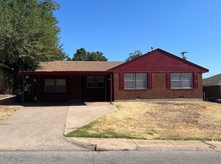 1113 Nowahy Ave, Clinton, OK 73601