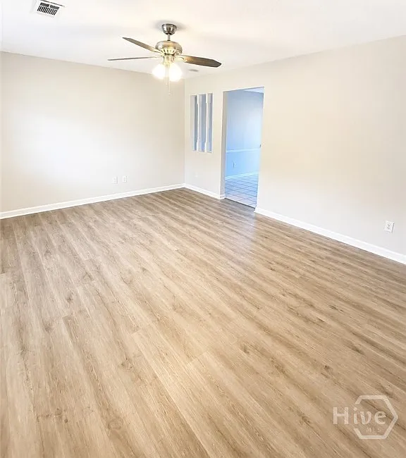 3 bed, 2.0 bath, 1145 sqft, $1,700 — Photo 2