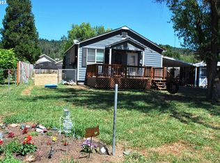 321 E 1st Ave, Sutherlin, OR 97479