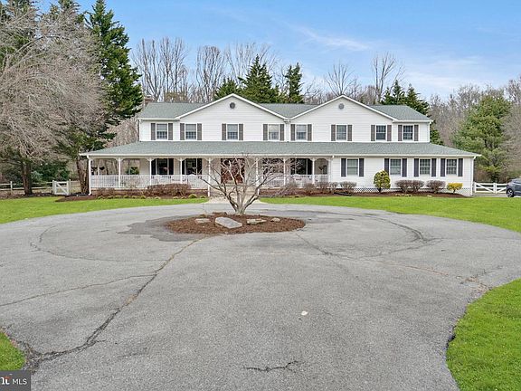 3rd image of 2100 Saint Heather Ln