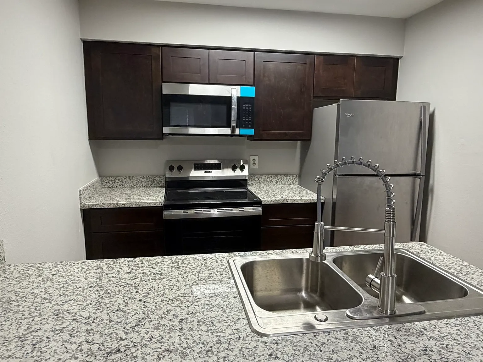 2 bed, 989 sqft, $1,100 — Photo 2