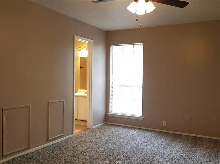 1020 Autumn Cir #A — Photo 10