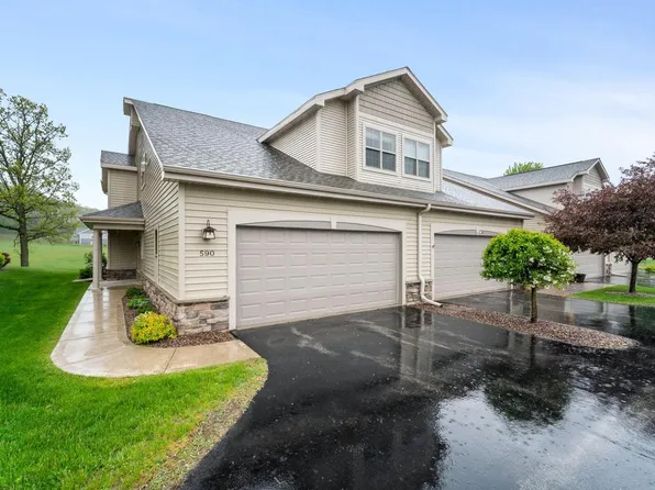 590 Cedar Bluffs WAY, Slinger, WI 53086