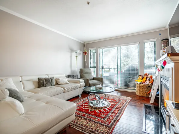 223 Mountain Hwy #P02, North Vancouver, BC V7J 3V3