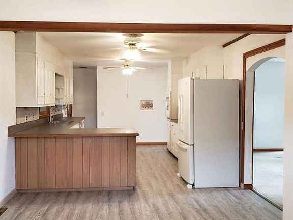 2nd image of 1712 Carol Dr