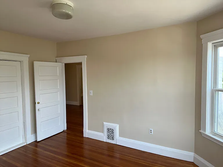 31 Barry St #2 — Photo 16