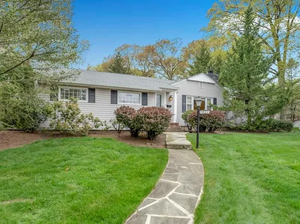 221 N Franklin Tpke, Ho Ho Kus, NJ 07423