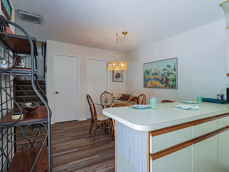 340 S Waverly Pl #8B — Photo 14