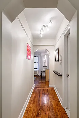 Sold by Nest Seekers International | media 4