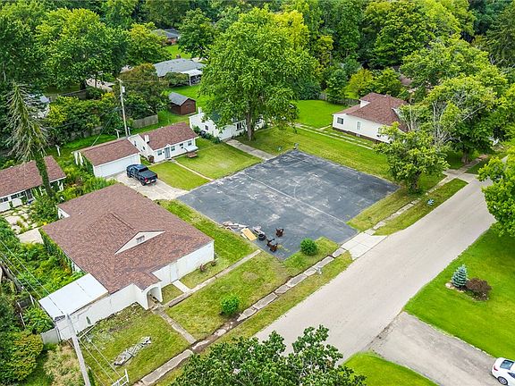2nd image of 130 Burgess Ave