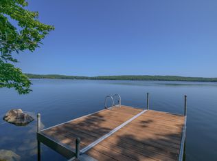 225 Meadow Rd, Raymond, ME 04071