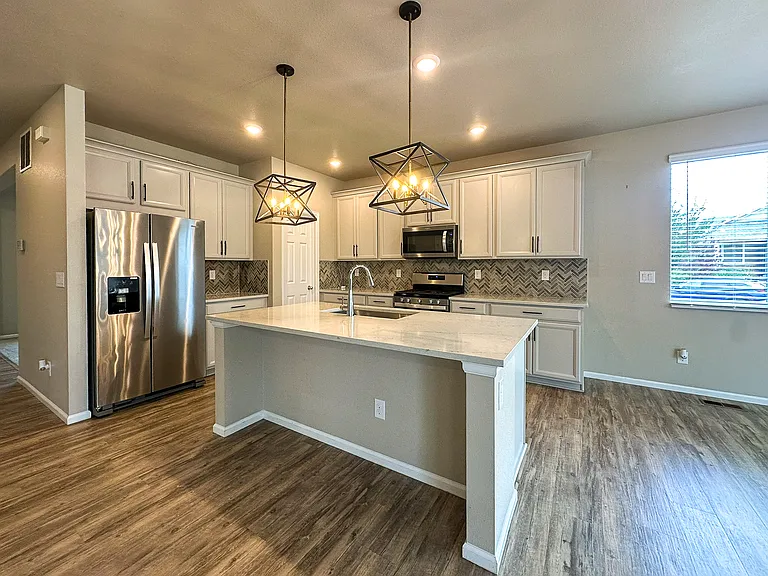 17440 Springfield Dr — Photo 9