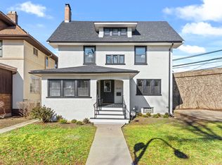 1500 W Sherwin Ave, Chicago, IL 60626