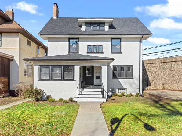 1500 W Sherwin Ave, Chicago, IL 60626