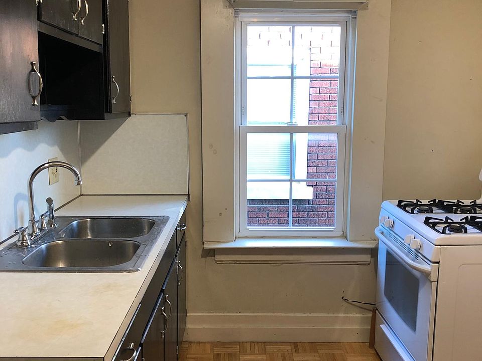 2nd image of 2237 S Shelby St #2