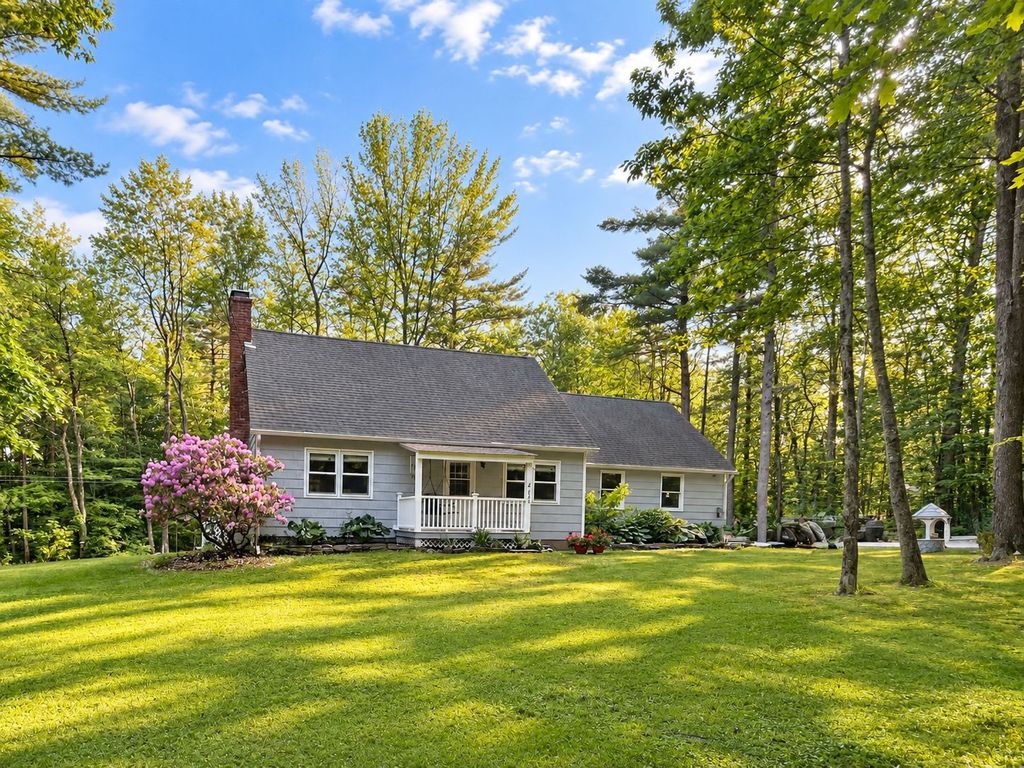 230 Middle Rd - Property Image