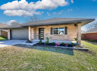 6 Vermont Ave, Midlothian, TX 76065