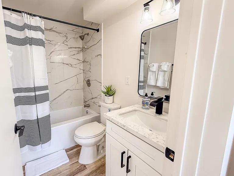 2519 Columbia Street — Photo 25