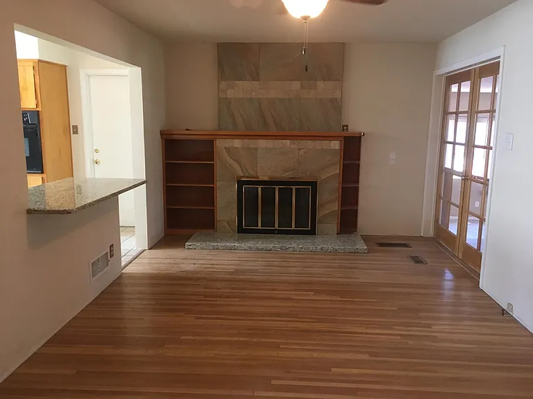 723 Adams St NE — Photo 12