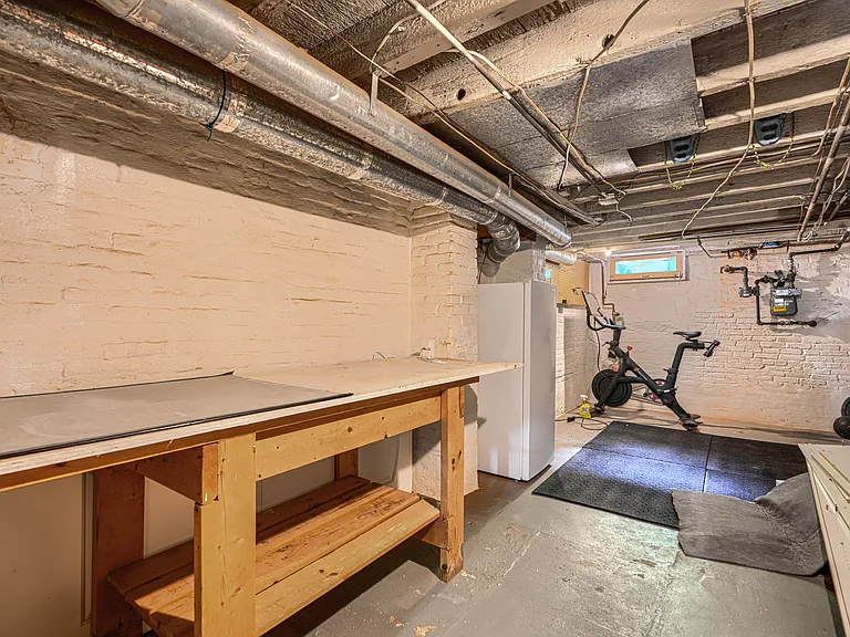 214 Warren Ave — Photo 33