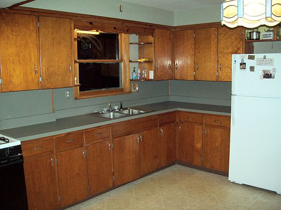 5th image of 2025 S Maple Ave