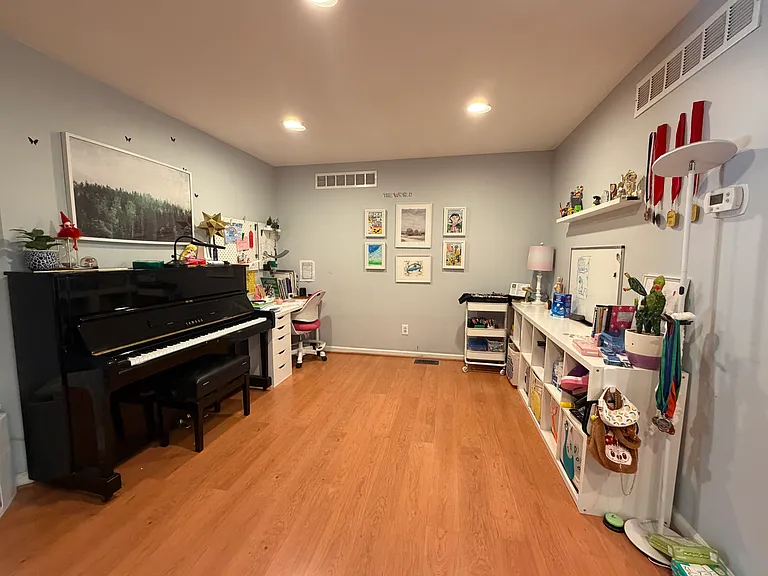 606 Harrington Ct — Photo 10