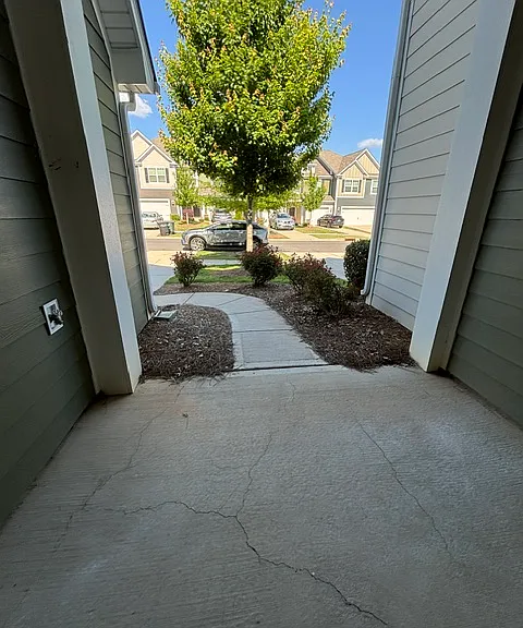 2645 Aubrey St #1 — Photo 4