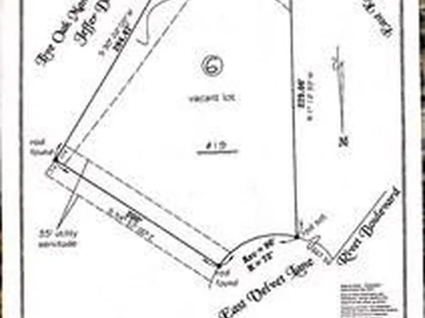 19 E Velvet Ln, Westwego, LA 70094