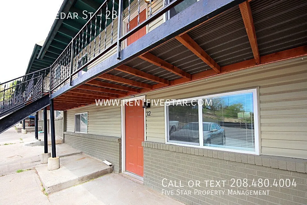 2 Bedroom Apartment with Google Fiber, Remodeled Summer 2026! — Photo 1