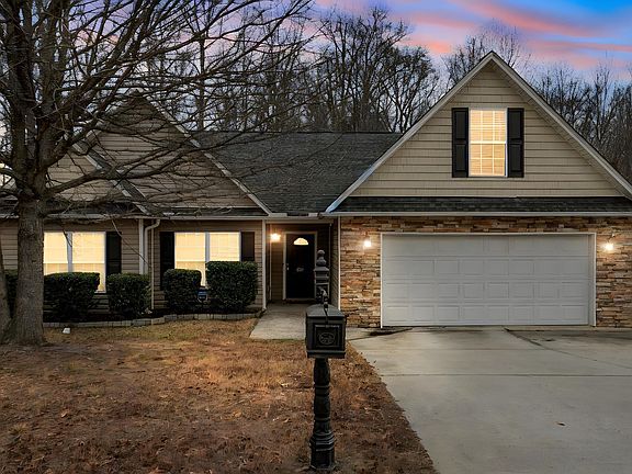 2nd image of 605 Fountainbrook Ln