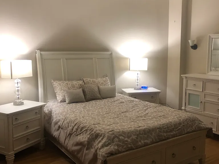 1721 Pleasant St #8 — Photo 3