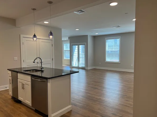 216 S Division St, Peekskill, NY