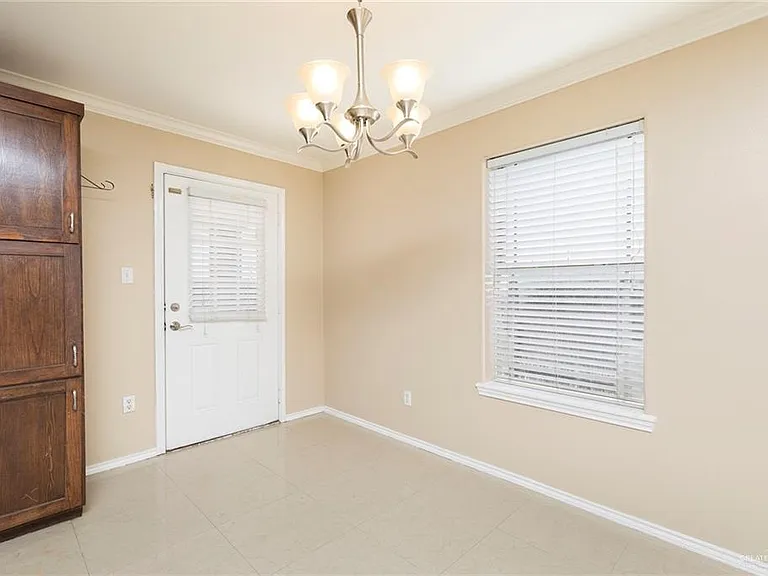 103 S 48th Ln #4 — Photo 4