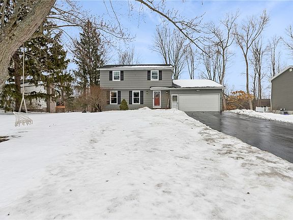 2nd image of 17 Sand Pebble Dr