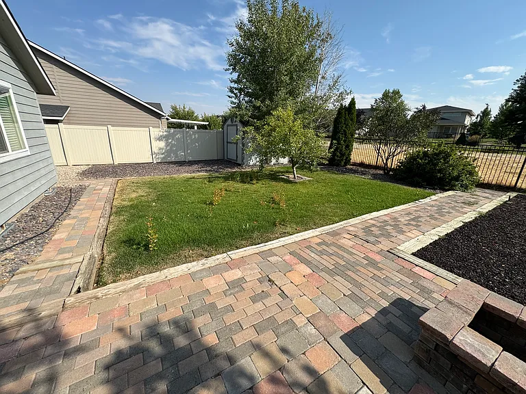 629 E Ionia Dr — Photo 12